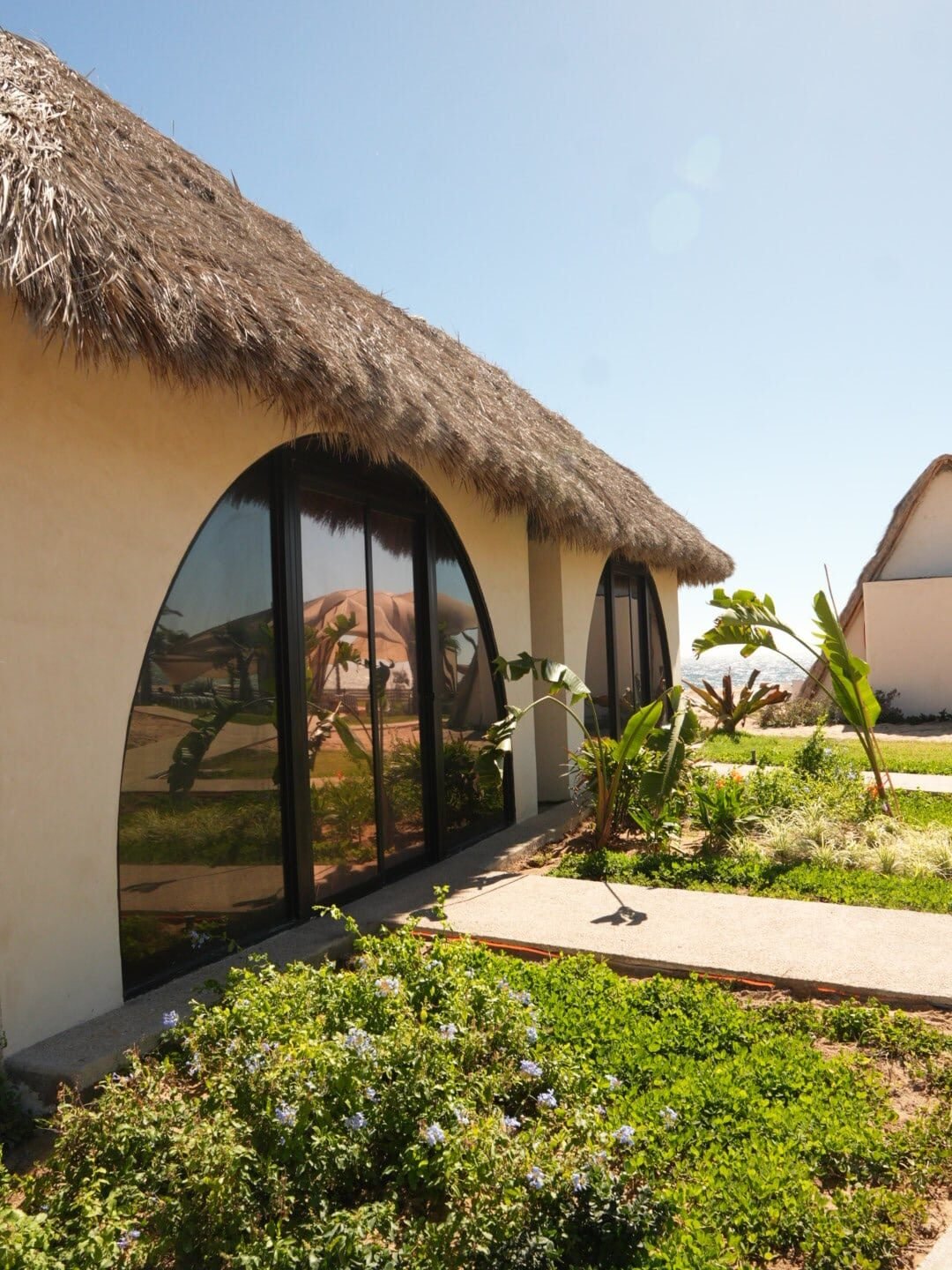 Detalle de la arquitectura de palapa en el Parque Astrológico Mayto